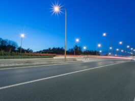 Una infraestructura estratégica iluminada con tecnología solar Fonroche Lighting