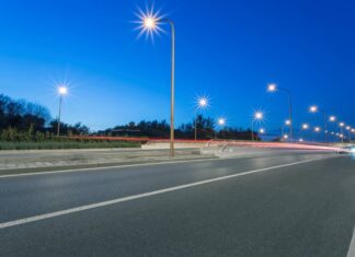 Una infraestructura estratégica iluminada con tecnología solar Fonroche Lighting